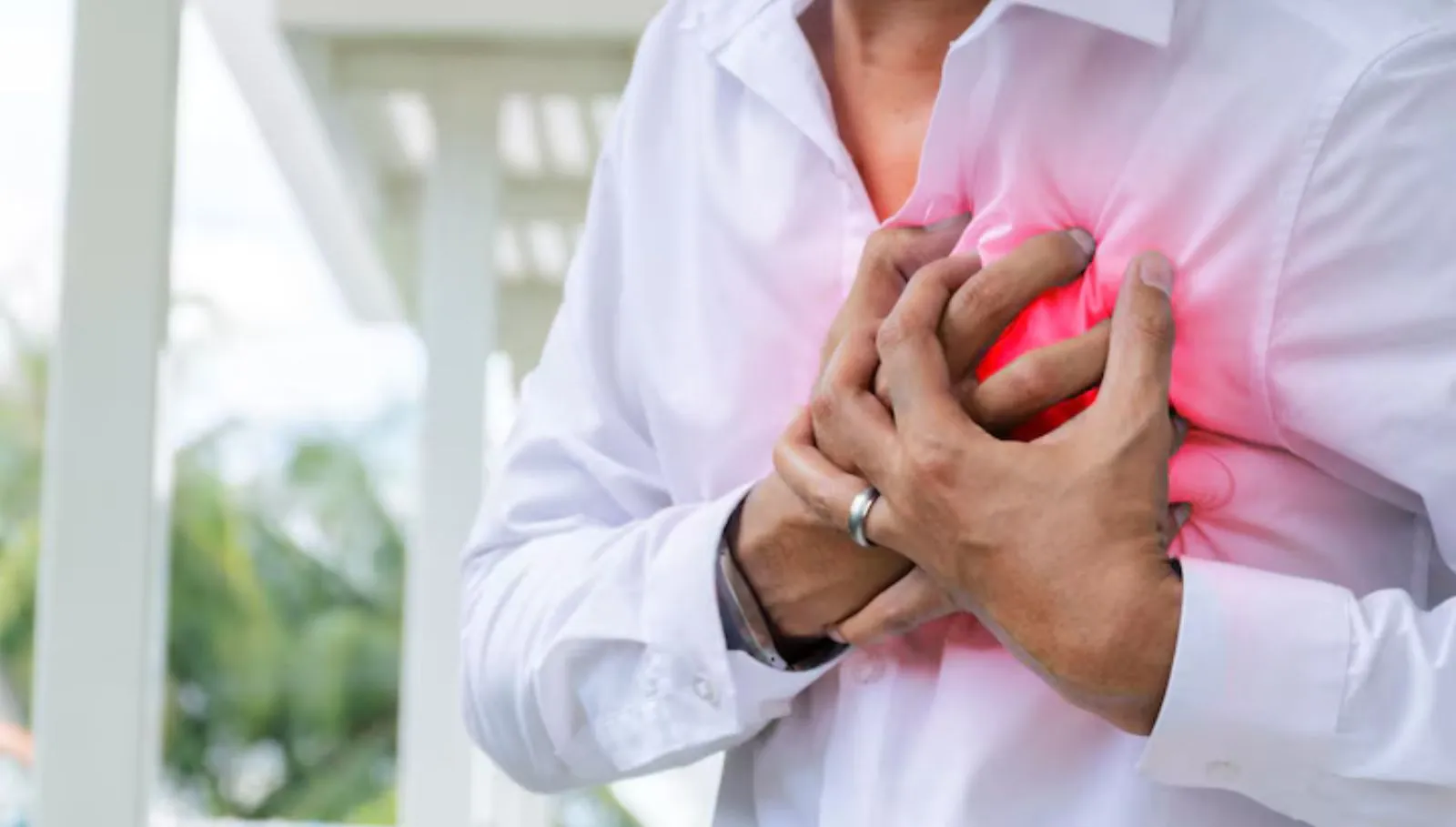 Gas Pain Vs Heart Attack: நெஞ்சுவலிக்கு காரணம் வாயுவா, மாரடைப்பா? வயிற்றில் வாயு அதிகம் இருக்கா?