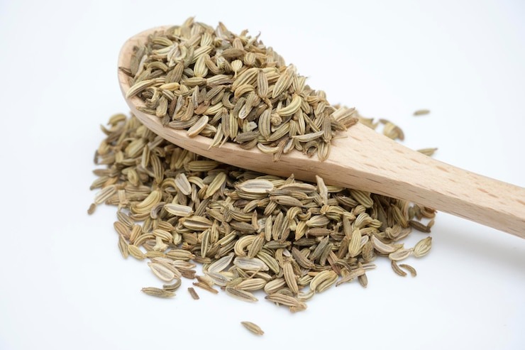 close-up-pasta-against-white-bac