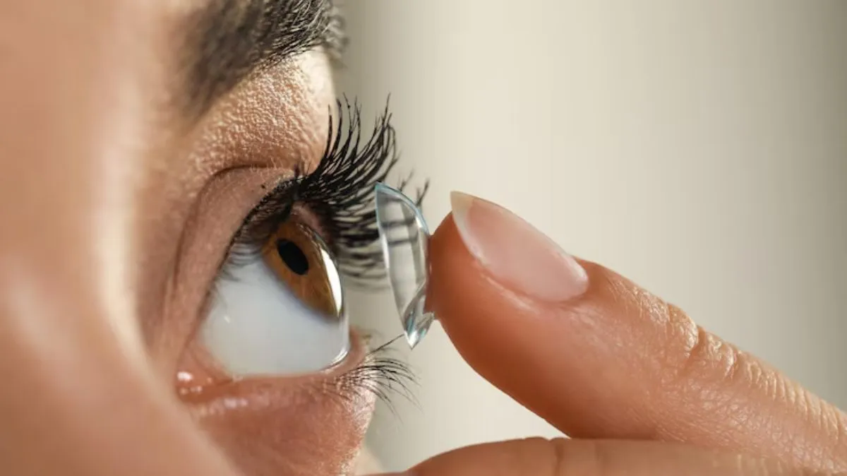 நீங்களும் contact lens பயன்படுத்துகிறீர்களா.? தீமைகள் இங்கே..