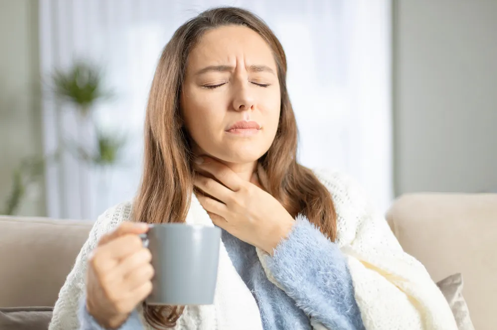 Sore Throat Remedies: தீராத தொண்டைவலியால் அவதியா? உடனடி நிவாரம் பெற இந்த வீட்டு வைத்தியங்களை ட்ரை பண்ணுங்க!