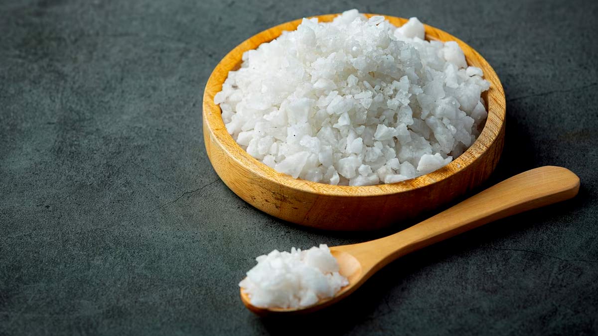 how-excess-salt-consumption-impacts-your-body-01