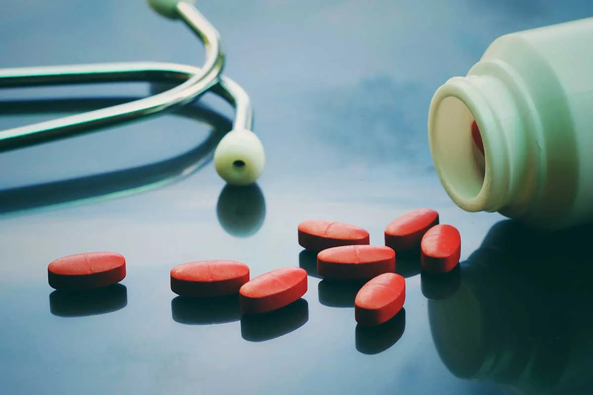 Painkillers: வெறும் வயிற்றில் பெயின் கில்லர் மாத்திரை சாப்பிடலாமா? டாக்டர் பதில் இங்கே!