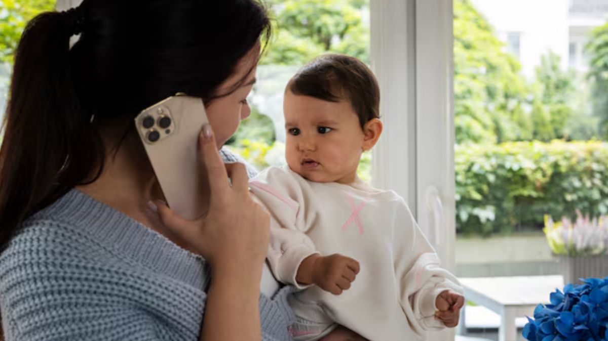 Parenting tips: குழந்தைகள் முன் பேசக்கூடாத எக்காரணம் கொண்டும் இந்த 5 விஷயங்களை பேசக்கூடாது...!