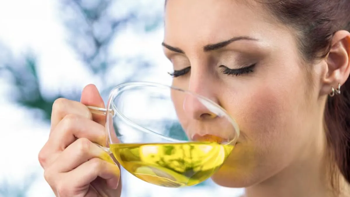 Green Tea vs Lemon Water – உங்கள் சருமத்தை காப்பாற்றும் சாம்பியன் யார்.?