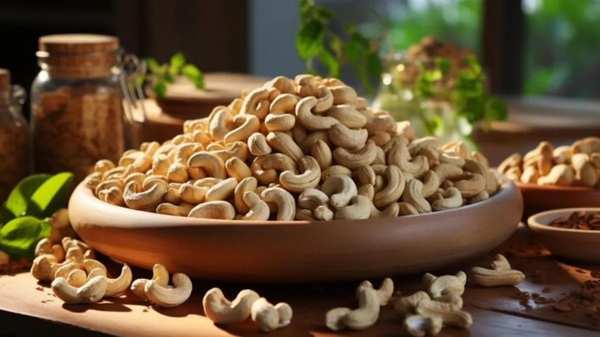முந்திரி சாப்பிடுவது இதய ஆரோக்கியத்தை பாதிக்குமா.? மருத்துவர் விளக்கம்..