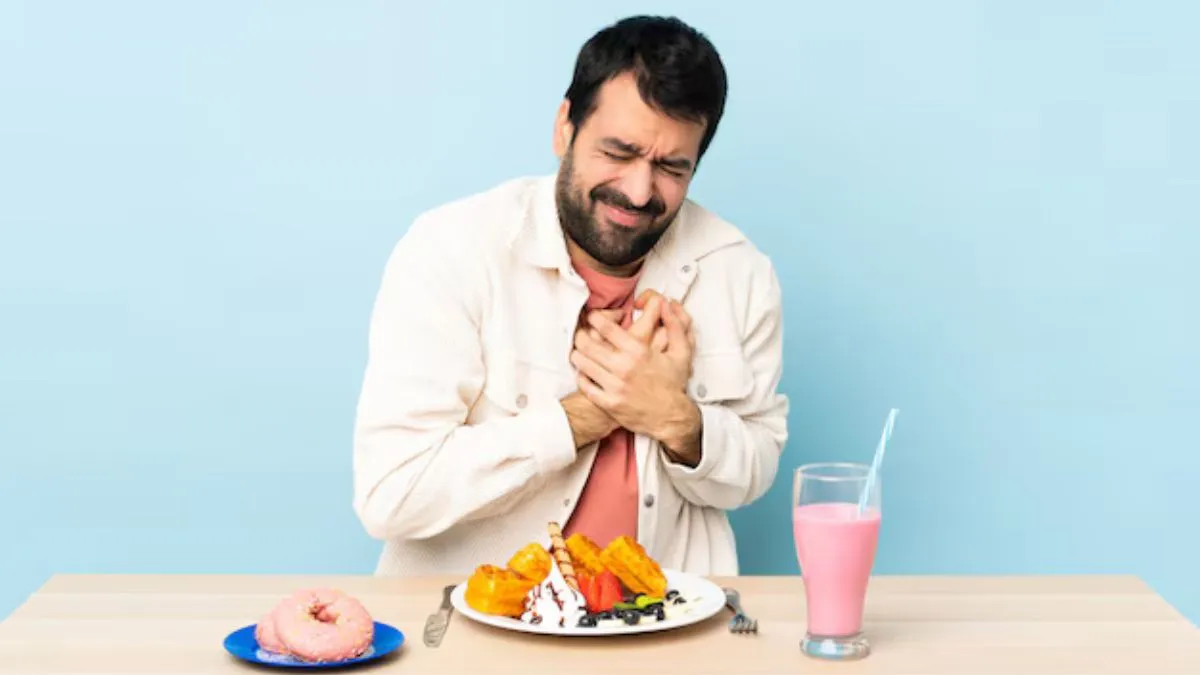 இதயத்தை வேகமாக சேதப்படுத்தும் இந்த 5 உணவுகளை சாப்பிடுவதை உடனே நிறுத்துங்க.. மருத்துவர் தரும் விளக்கம்