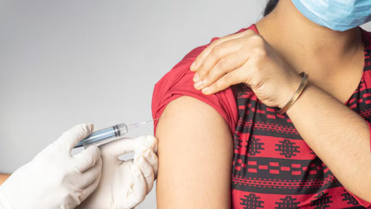 இந்த வயது வரை உள்ள பெண்களுக்கு இலவச புற்றுநோய் தடுப்பூசிகள்.. இது ஏன் முக்கியம் தெரியுமா?