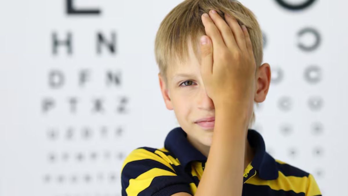 உங்க குழந்தைக்கு கிட்டப்பார்வை இருக்கா? அதுக்கு இந்த பழக்கங்கள் தான் காரணம்.. மருத்துவர் தரும் விளக்கம்