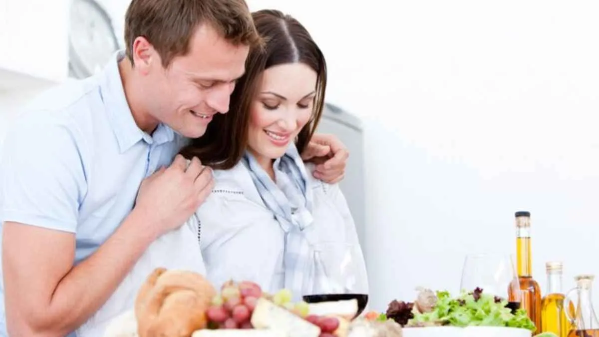 தம்பதிகளுக்கு இனப்பெருக்க ஆரோக்கியத்தை அதிகரிக்கும் 10 சக்திவாய்ந்த கருவுறுதல் உணவுகள்