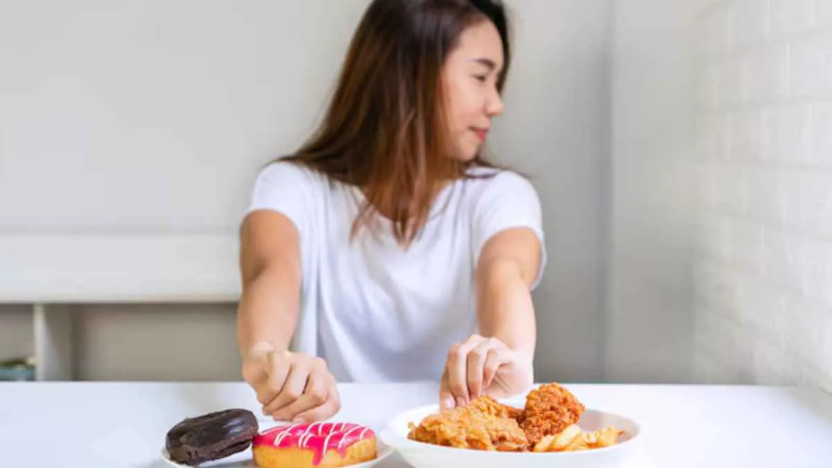 உணவு சாப்பிட்ட பிறகு சுகர் சாப்பிட ஆசையா? இது ரொம்ப ஆபத்து.. இதை நிர்வகிக்க உதவும் 5 எளிய குறிப்புகள் இதோ