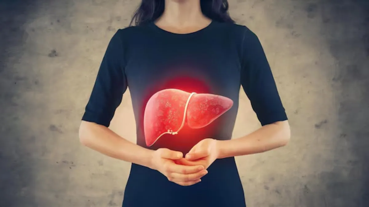 ஃபேட்டி லிவரைக் குறிக்கும் இந்த 8 அறிகுறிகளை புறக்கணிக்காதீங்க.. மருத்துவர் தரும் விளக்கம்
