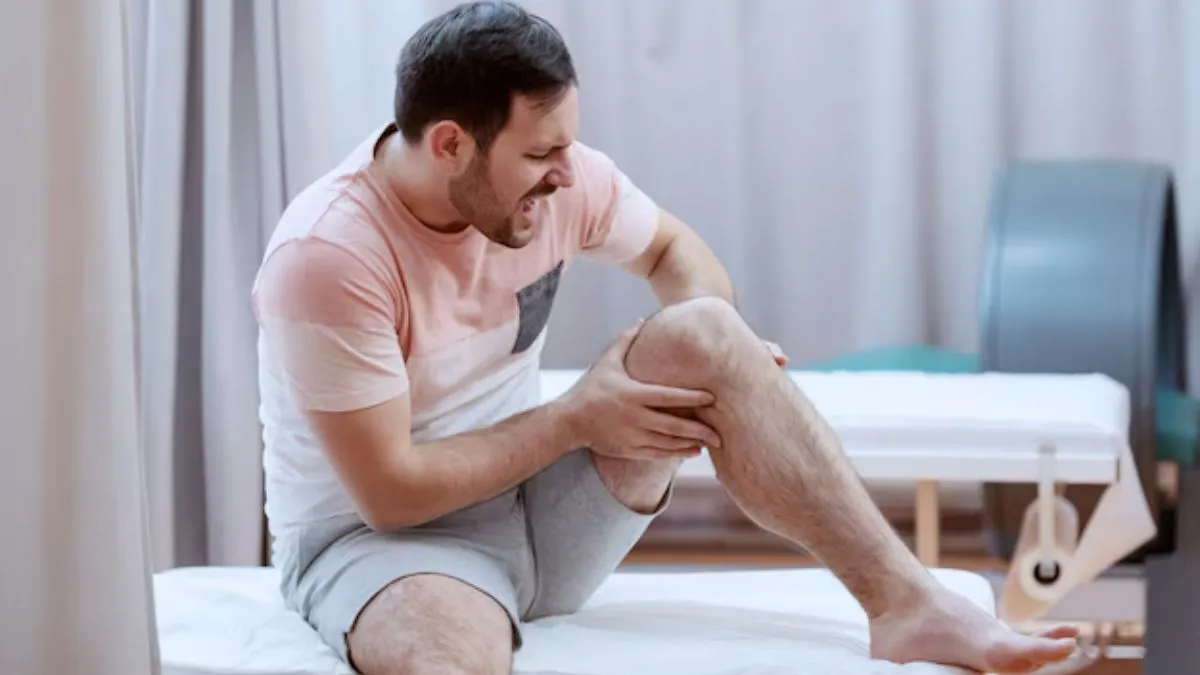 கால்களில் வீக்கம் ஏற்படுவது ஆபத்தானதா? அதன் காரணங்களும், அதற்கு நீங்க செய்ய வேண்டியதும்.. மருத்துவர் தரும் விளக்கம்