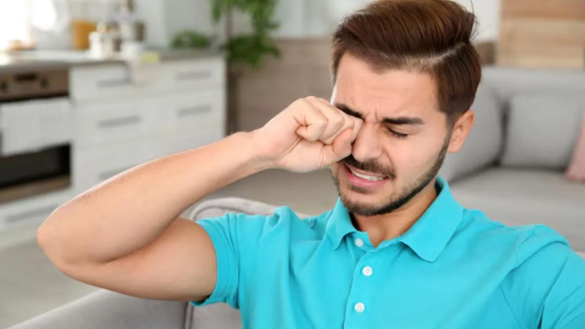 கண்களில் அரிப்பு, எரிச்சலால் அவதியா? இயற்கையான முறையில் உடனே நீங்க என்ன செய்வது.?