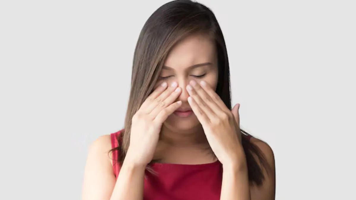 வறண்ட கண்கள் பிரச்சனையா? அதைக் குறைக்க உதவும் சிறந்த மூலிகைகள் இதோ..