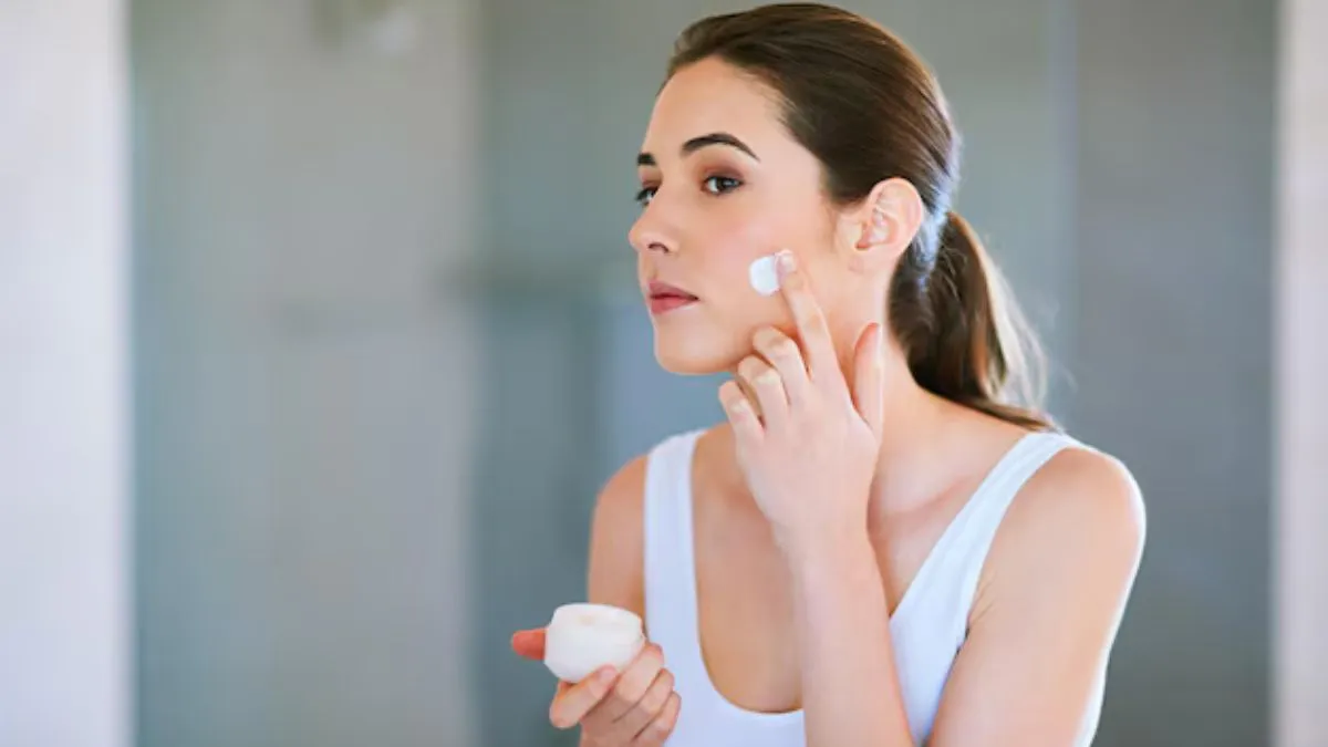 சருமத்திற்கு இந்த பொருள்களை முதன் முதலாக யூஸ் பண்ணுறீங்களா? எப்படினு தெரிஞ்சிக்கோங்க..