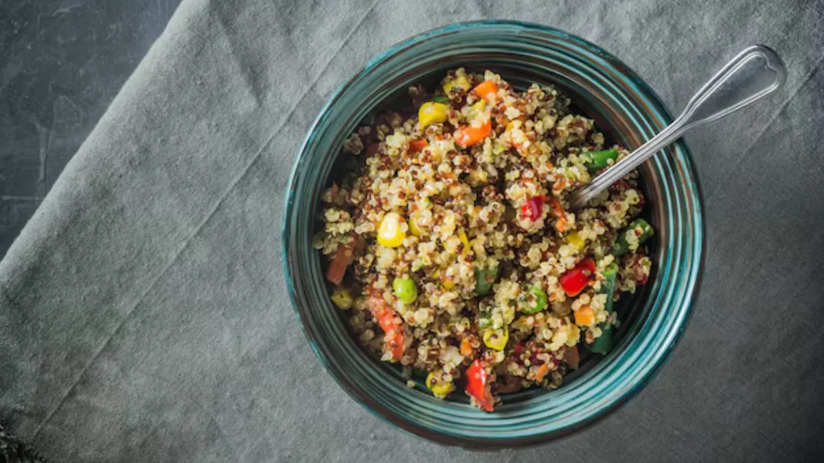 ஃப்ரைடு ரைஸ் ஸ்டைலில் ஹெல்த்தியான குயினோவா ஸ்டிர் ரெசிபி.. இப்படி செய்யுங்க! எக்கச்சக்க நன்மைகள் இருக்கு