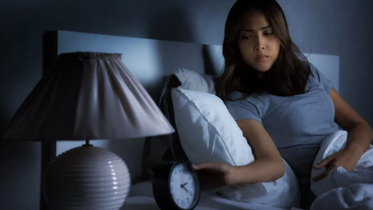 நீங்க போதுமான தூக்கம் தூங்கவில்லை எனில் உங்க உடலில் என்னென்ன மாற்றங்கள் ஏற்படும் தெரியுமா?