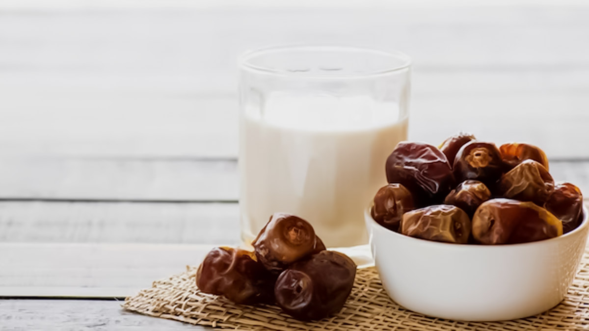 Dates With Milk Benefits: இரவில் பாலுடன் பேரீச்சம்பழத்தை சாப்பிடுவதால் கிடைக்கும் பல்வேறு நன்மைகள்!