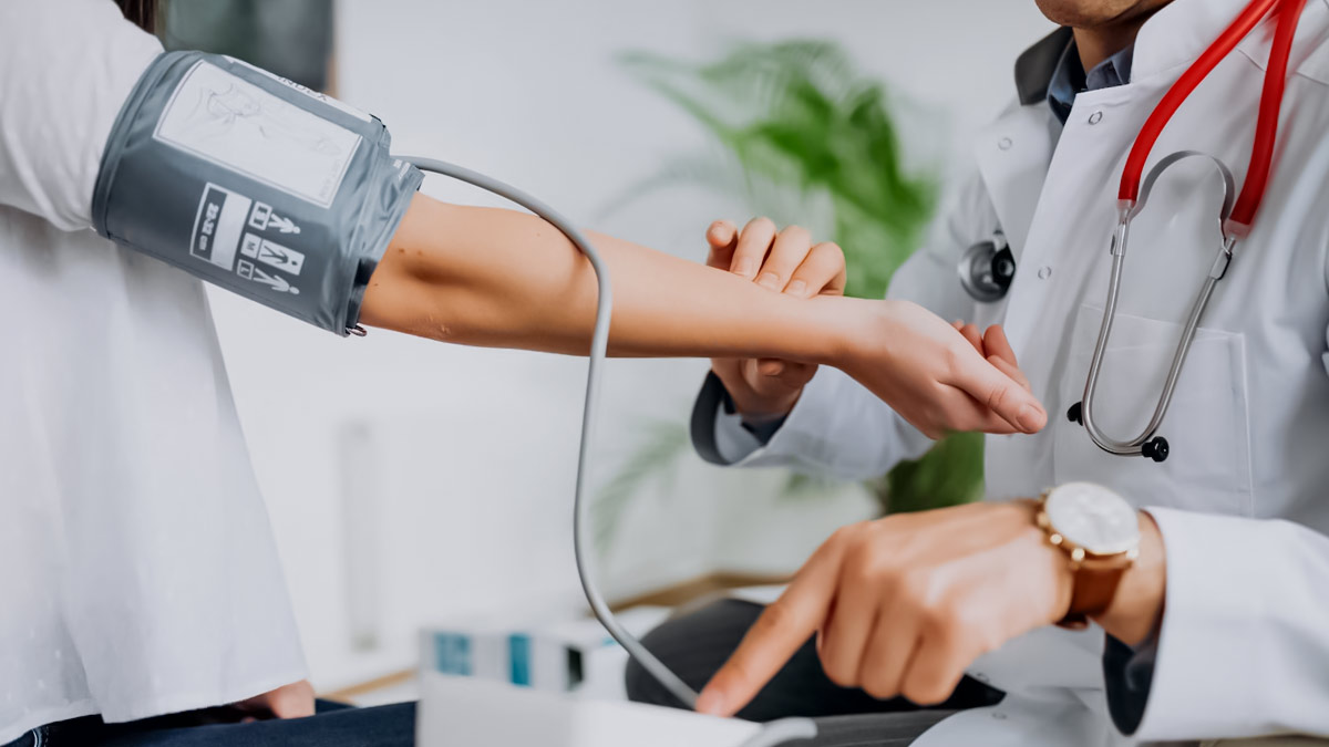 Lower Blood Pressure: இயற்கையாகவே இரத்த அழுத்தத்தைக் குறைப்பது எப்படி?