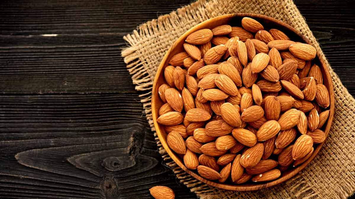Benefits of Almonds: பாதாம் சாப்பிட்டா என்ன நடக்கும் தெரியுமா?
