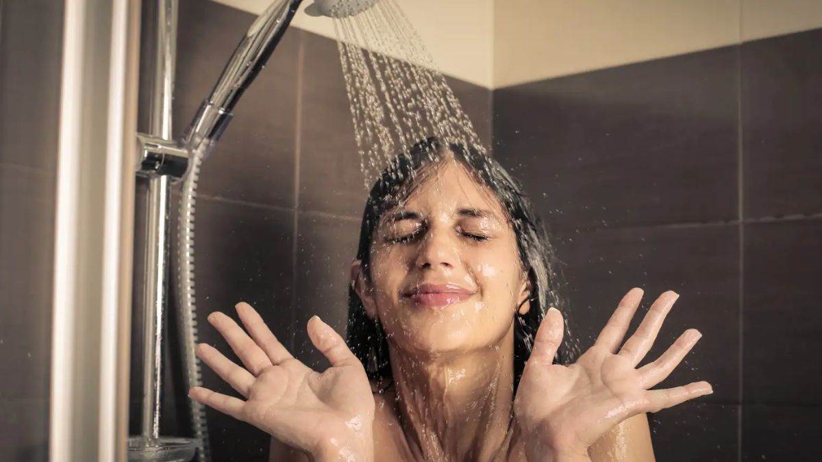 After Bath Mistakes: குளித்த உடனே இதை செய்தால் பெரிய பெரிய பாதிப்புகள் வரும்.. ரெடியா இருங்க!