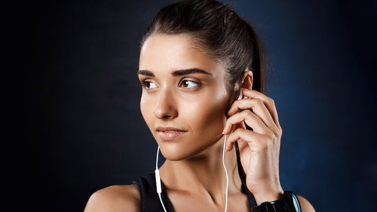 Earphones Side Effects: நீண்ட நேரம் இயர்போன் பயன்படுத்துபவர்களா நீங்கள்? இதை தெரிஞ்சிக்கோங்க