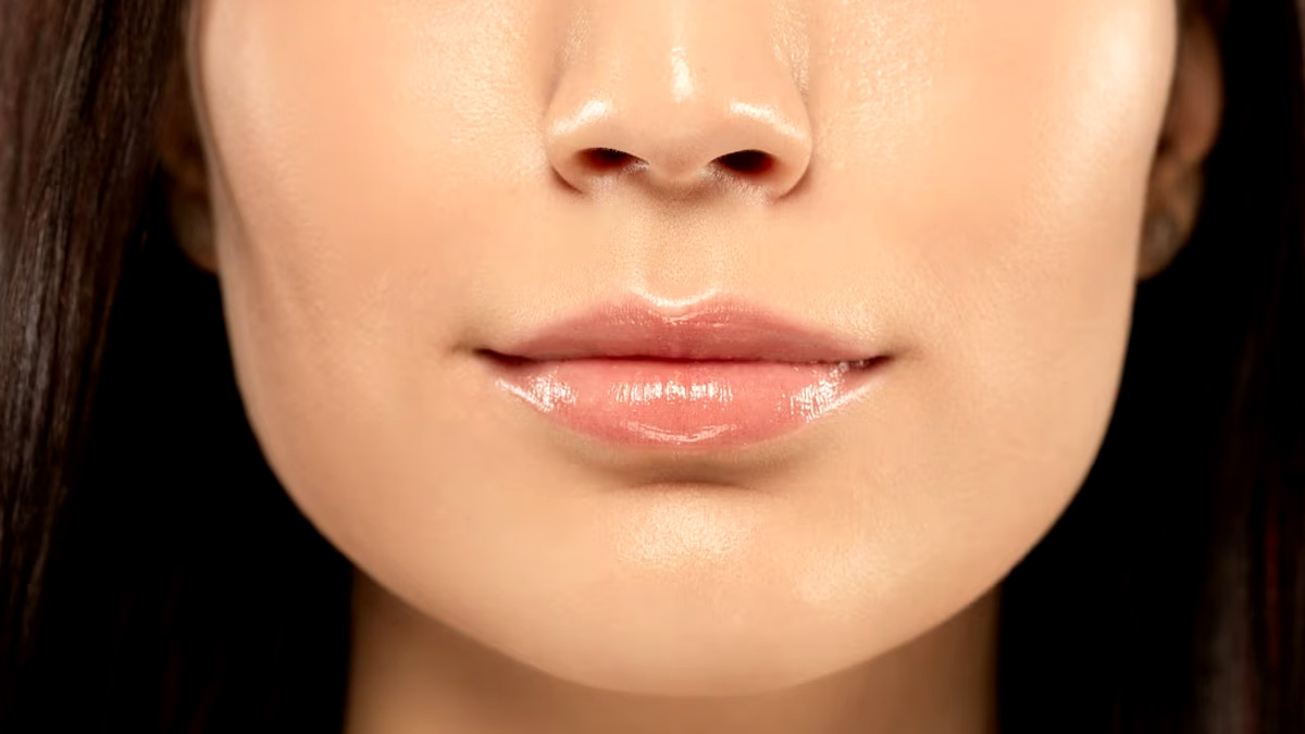 Upper Lip Hair: உதட்டின் மேல் வளரும் முடியை நீக்க சில வீட்டு வைத்திய முறைகள்