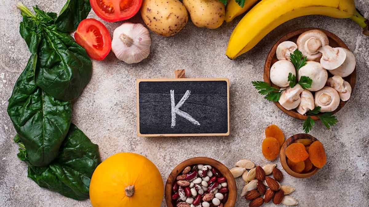 Vitamin K Foods: வைட்டமின் கே குறைபாட்டை நீக்க சாப்பிட வேண்டிய உணவுகள்