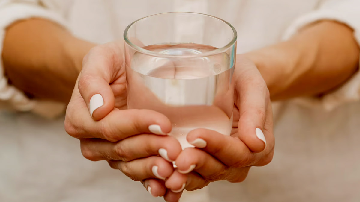 Warm Water Benefits: வெறும் வெதுவெதுப்பான நீர் மட்டுமே போதும், அவ்வளவு நன்மைகள்!