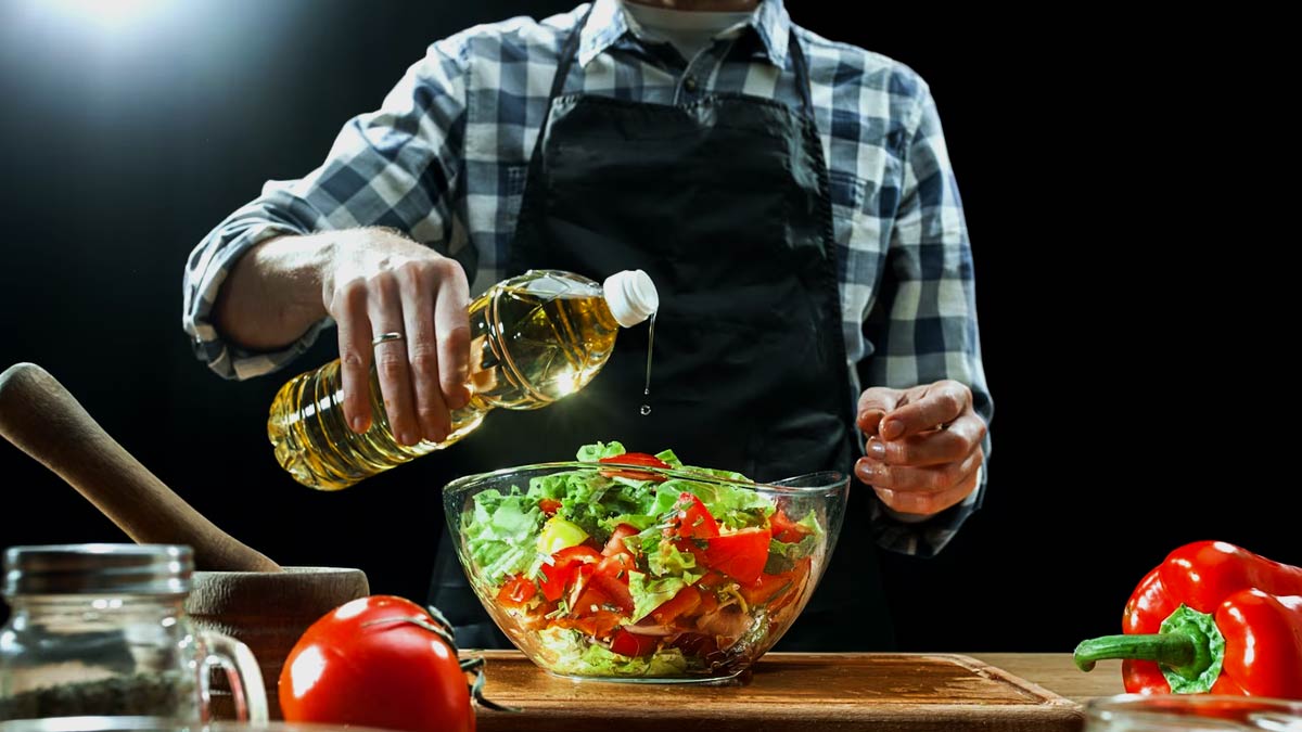 Best Cooking Oil: நீங்கள் எந்த சமையல் எண்ணெய் பயன்படுத்துகிறீர்கள்? எது ஆரோக்கியத்திற்கு நல்லது?