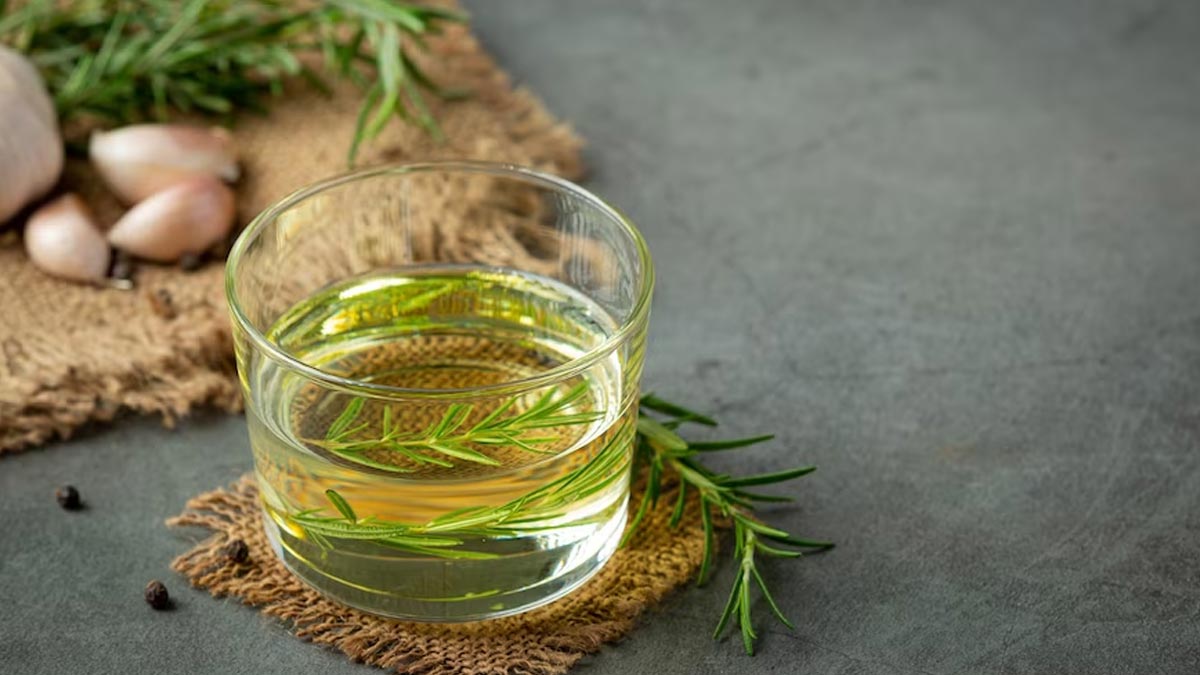 Rosemary Skin Benefits: சருமத்திற்கு ரோஸ்மேரி தரும் அற்புத நன்மைகள் என்னென்ன தெரியுமா?