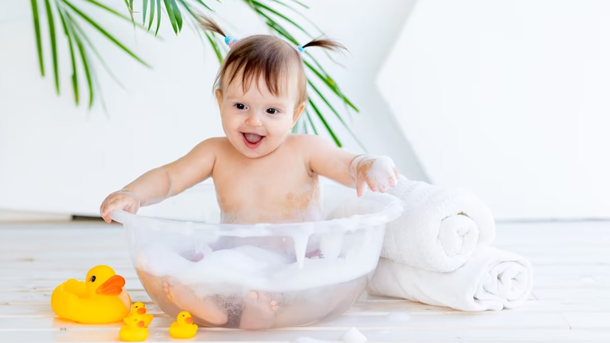 Baby Bath Powder: குழந்தைகளை குளிக்க வைக்க வீட்டிலேயே பாத் பவுடர் செய்யலாமே!