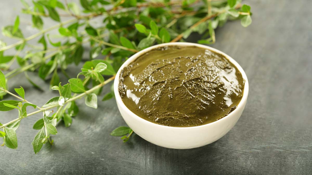 Healthy Hair Tips: கூந்தல் வளர்ச்சியை அதிகரிக்க உதவும் ஹென்னா ஹேர்டை செய்வது எப்படி?