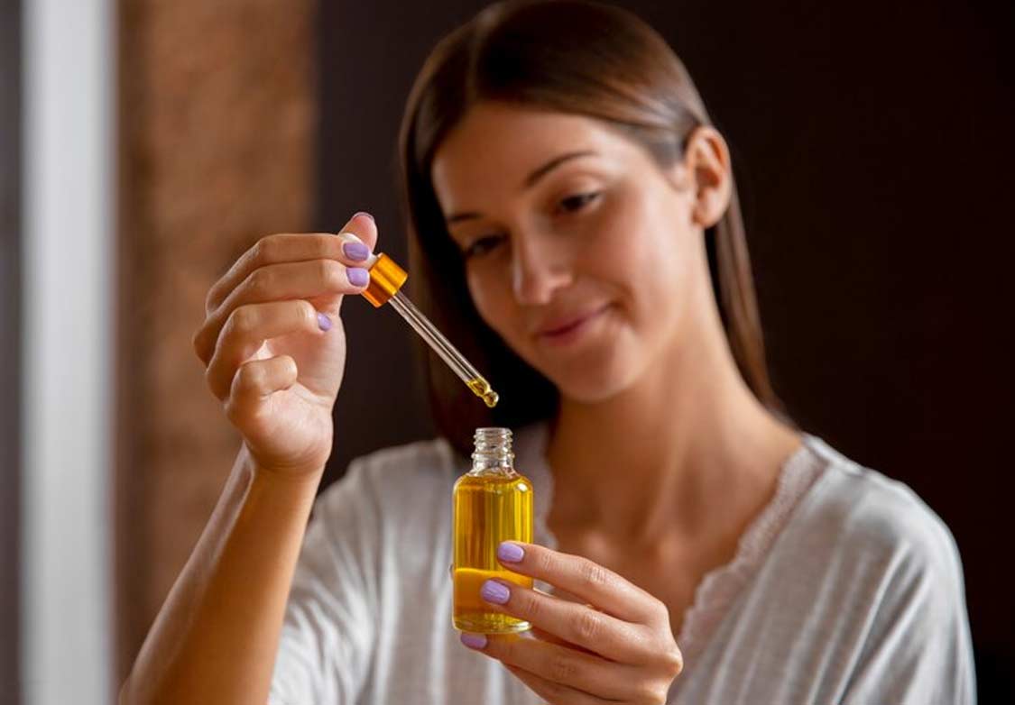 Hair Regrowth Oil: உதிர்ந்த தலைமுடி மீண்டும் வளர இந்த ஹேர் ஆயில் யூஸ் பண்ணுங்க