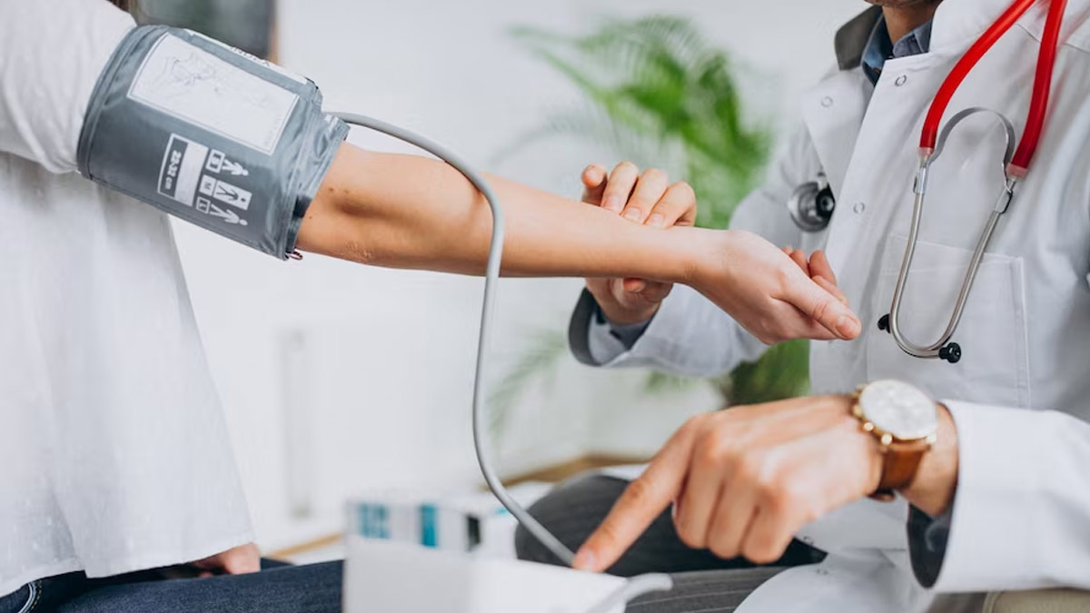 High Blood Pressure: இரத்த அழுத்தத்திற்கு கல் உப்பு சாப்பிடலாமா? இதன் நன்மைகள் இங்கே!
