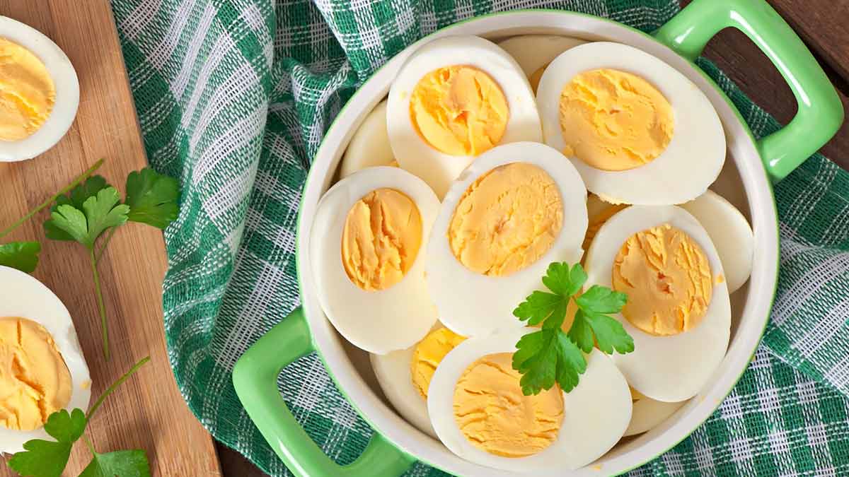 Healthy Food Chart: மறந்தும் இந்த 6 பொருட்களை முட்டையுடன் சேர்த்து சாப்பிடாக்கூடாது!
