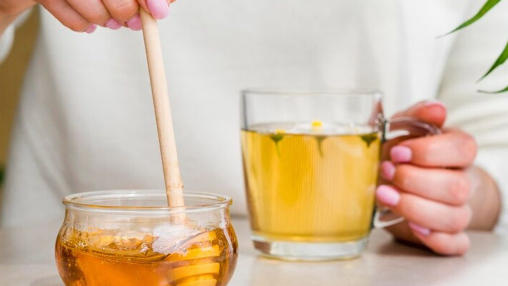 stop-adding-honey-to-your-hot-food-and-drinks