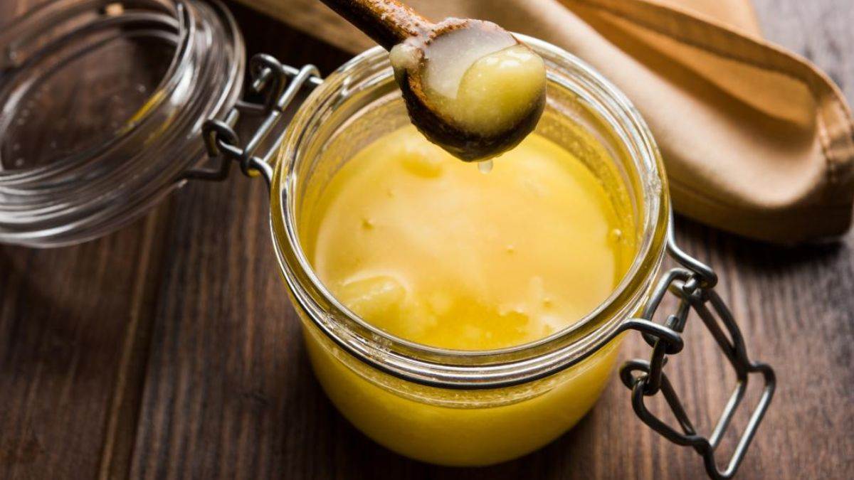 நெய் முகப்பரு பிரச்சனையை நீக்குமா? முகத்தில் அப்ளை செய்யலாமா?