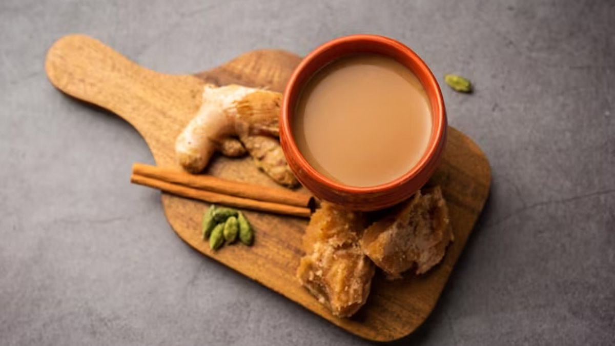 Jaggery Tea Benefits: டீயில் வெல்லம் சேர்த்து குடித்தால் எவ்வளவு நல்லது தெரியுமா?