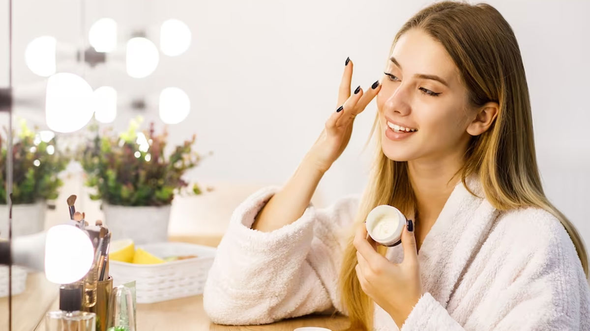 Night Cream Benefits: இது தெரிஞ்சா எப்போவும் நைட்ல கிரீம் போட்டு தான் தூங்குவிங்க
