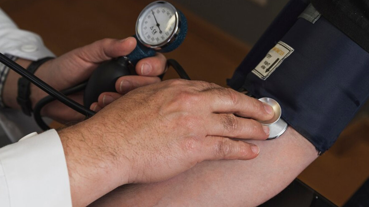 Blood Pressure: வீட்டிலேயே இரத்த அழுத்தம் சரிபார்க்க சரியான நேரம் எது?