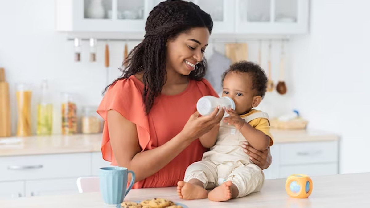 Child Feeding Tips: குழந்தைகள் சாப்பிட அடம் பிடிக்குறாங்களா? குழந்தைகளுக்கு உணவூட்ட இது தான் சரியான வழி