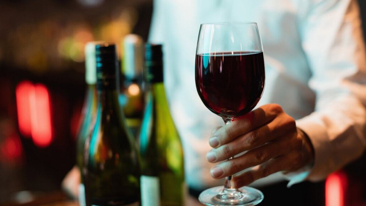 Red wine Benefits: ரெட் ஒயின் குடிப்பது நல்லதா? - மருத்துவர் சொல்லும் ஷாக்கிங் உண்மைகள்!