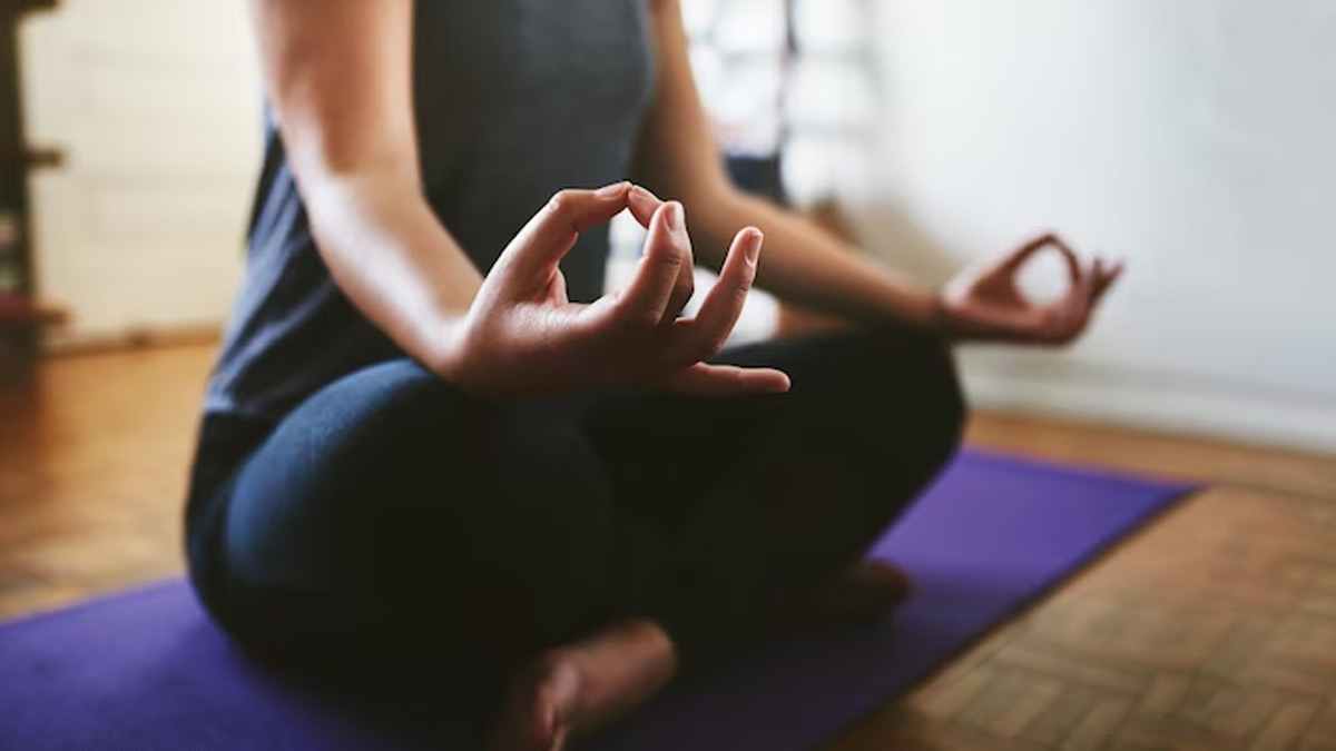 Yoga Mudra: ஆரோக்கியத்தை மேம்படுத்தும் யோகா முத்திரைகளும் அதன் பயன்களும்!