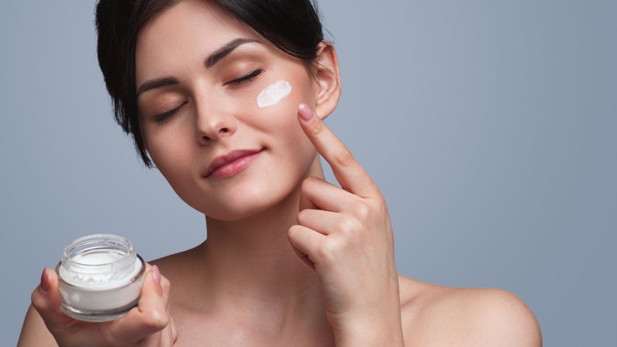Winter Skin Care: குளிர்காலத்தில் எந்த வகையான மாய்ஸ்சரைசரை தேர்வு செய்ய வேண்டும்?