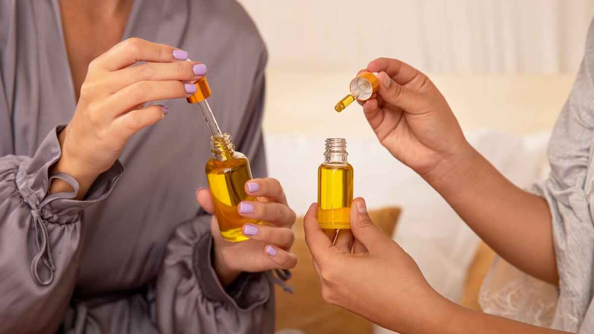 Best Face Oil: சரும வறட்சியை போக்க உதவும் சிறந்த 4 ஆயில்; எப்படி பயன்படுத்துவது?