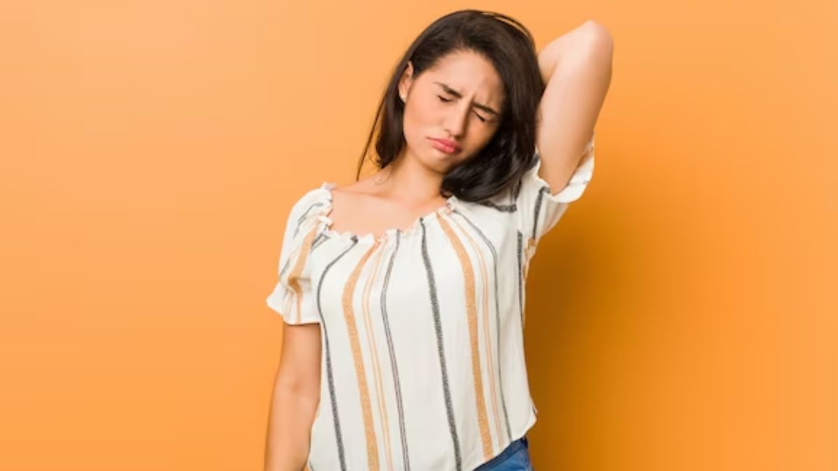 Underarm Smell: அக்குள் துர்நாற்றத்துடன் போராட்டமா? இத பண்ணுங்க போதும்..