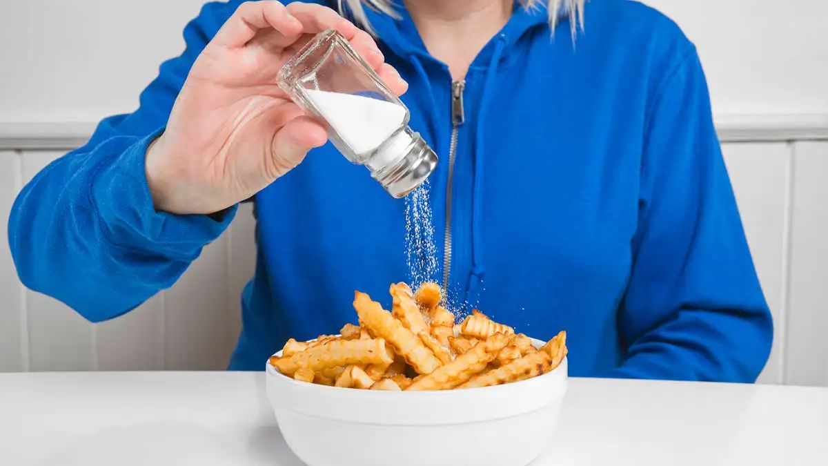 Salt Craving: உங்களுக்கு உப்பு அதிகமாக சாப்பிட தோணுதா? அப்போ இதுதான் காரணம்!
