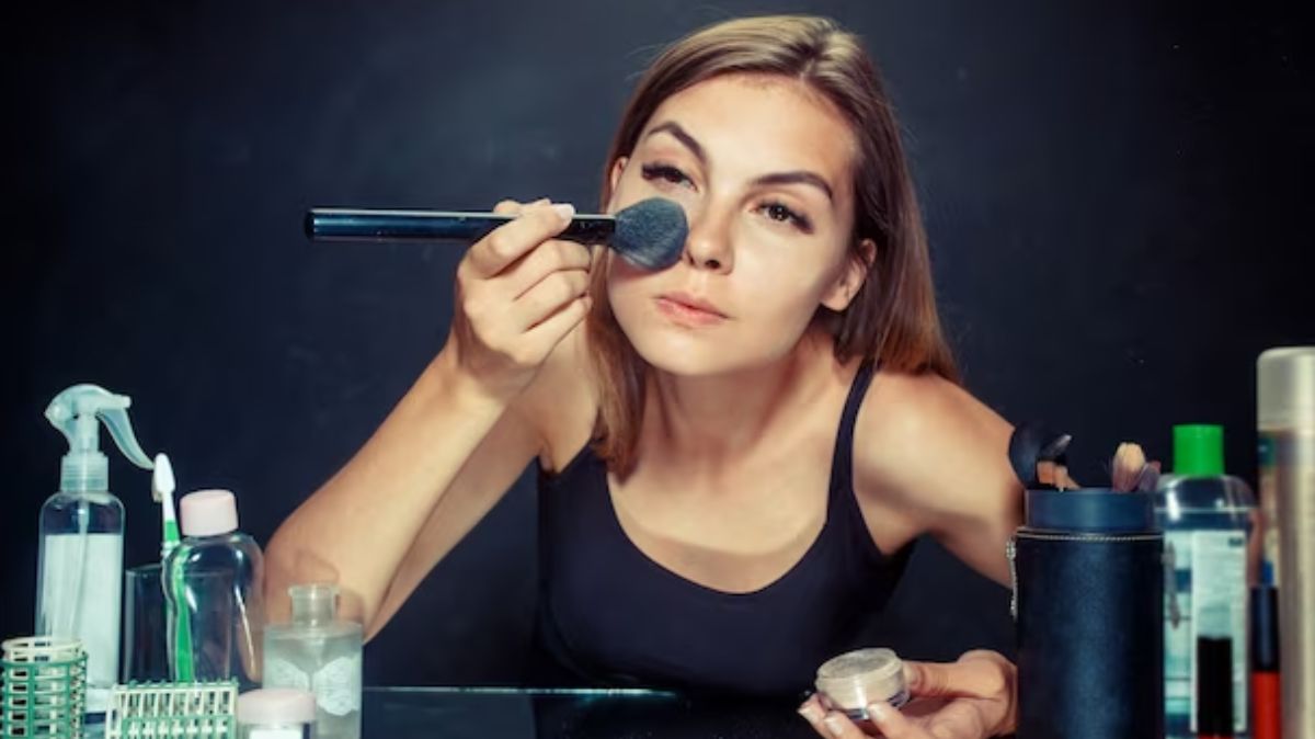 Makeup Removal Home Remedies: “போ மாட்டேன் போ”… அடம்பிடிக்கும் மேக்கப்பை நீக்க இயற்கையான 6 வழிகள்!
