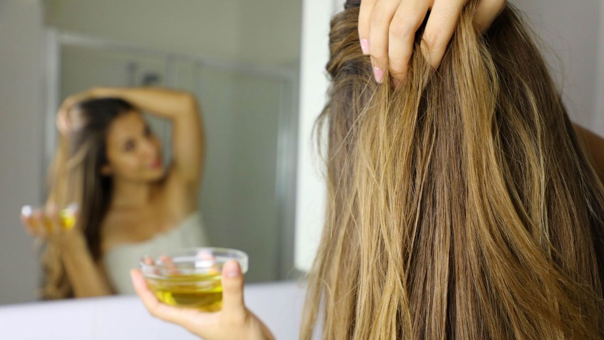 Hair Growth: தினமும் தலைக்கு எண்ணெய் தடவினால் முடி வளருமா? நிபுணர்கள் கூறுவது இங்கே!